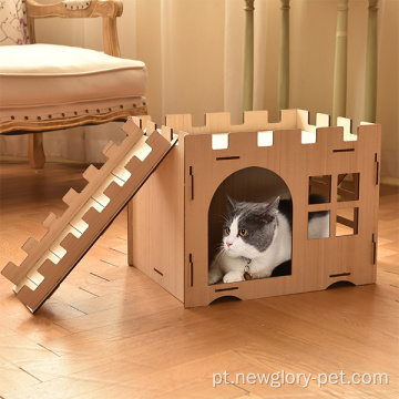 Castelo de coelho de gato com escada